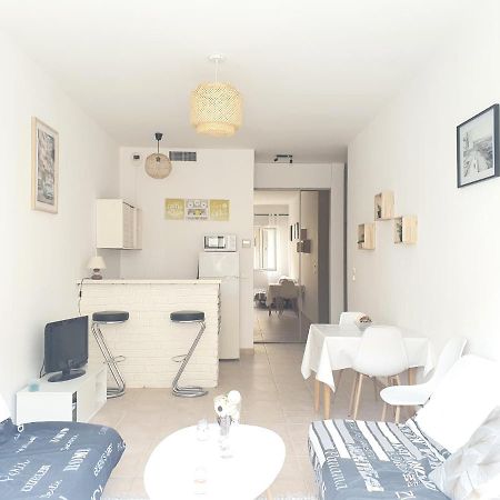 Sainte Maxime Grand Studio Climatise Proche Du Bord De Mer 생트막시메 외부 사진