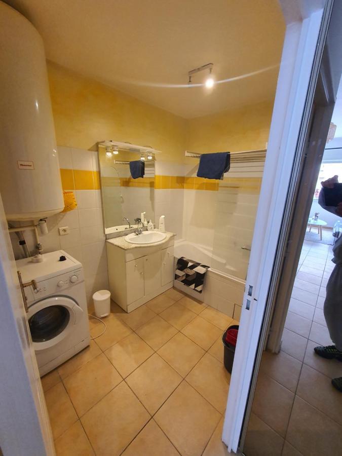 Sainte Maxime Grand Studio Climatise Proche Du Bord De Mer 생트막시메 외부 사진